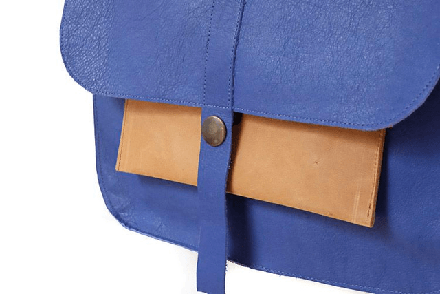 Grand sac bandoulière en cuir bleu